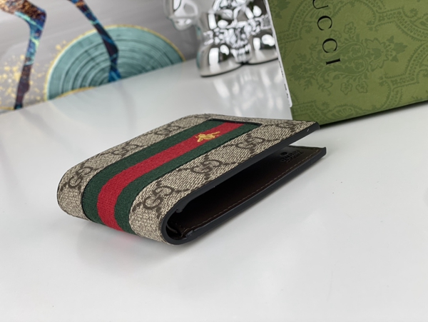 グッチ財布コピー内部構造